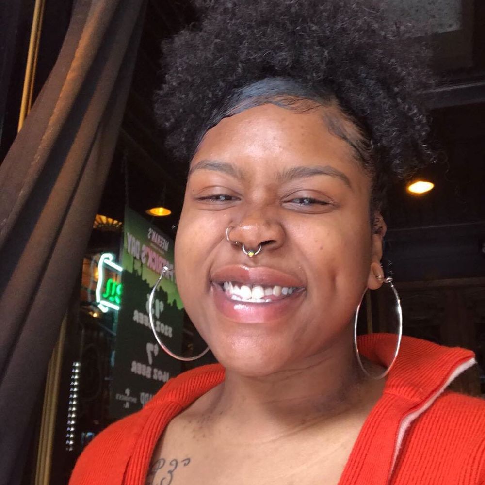 Meet your Posher, Nia